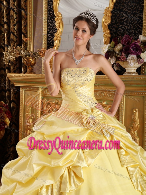 Wholesale Price Yellow Quinceaneras Dress with Beading in Taffeta and Tulle
