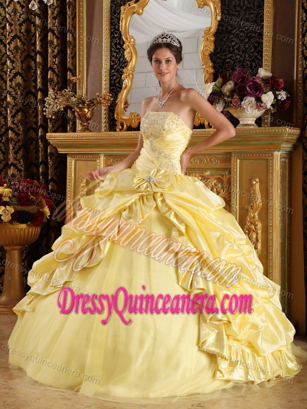 Wholesale Price Yellow Quinceaneras Dress with Beading in Taffeta and Tulle