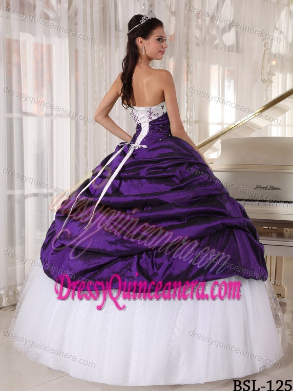 Beautiful Strapless Taffeta and Tulle 2013 Quinceanera Dress with Embroidery