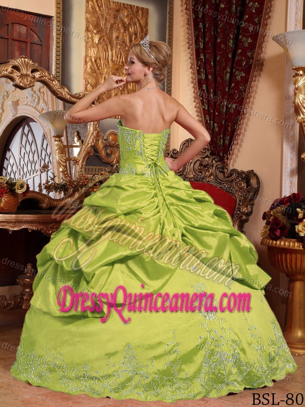 Sweetheart Taffeta Quinceanera Dress with Embroidery and Beading in 2014