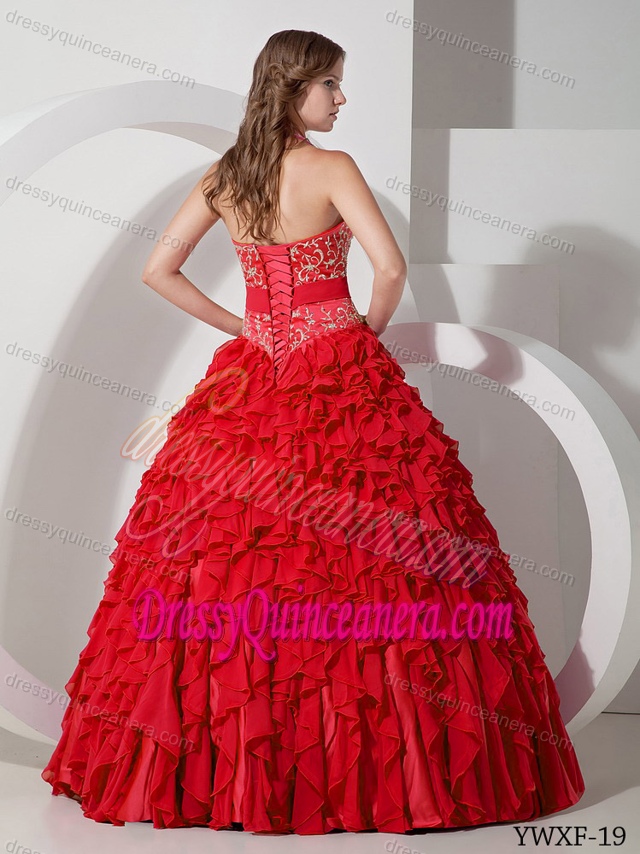 Luxurious Halter Chiffon Quinceanera Dresses with Embroidery and Ruffles