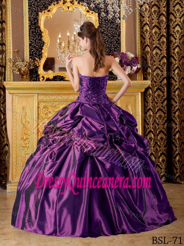 Eggplant Purple Taffeta Long Romantic Quinces Dresses with Appliques