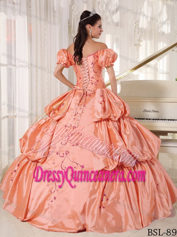 New Off the Shoulder Taffeta Quinceanera Dress with Embroidery Decorated