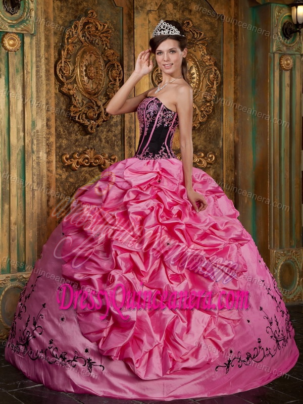 Fitted Rose Pink Strapless Taffeta Quinceanera Dresses with Embroidery