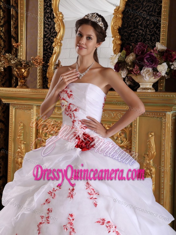 Dreamy Strapless Organza Appliqued Quinceanera Gown Dress in White
