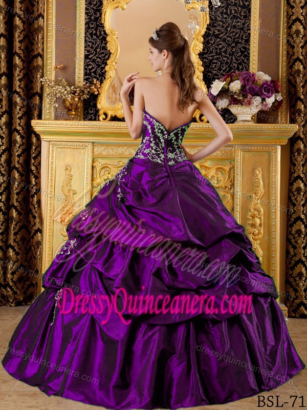 Eggplant Purple Sweetheart Beading Appliques Pick-ups Quinces Dresses