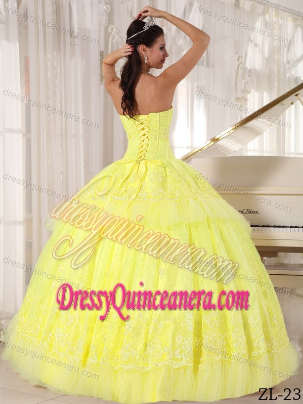 Beautiful Yellow Sweetheart Appliqued Sweet 16 Dresses in Organza