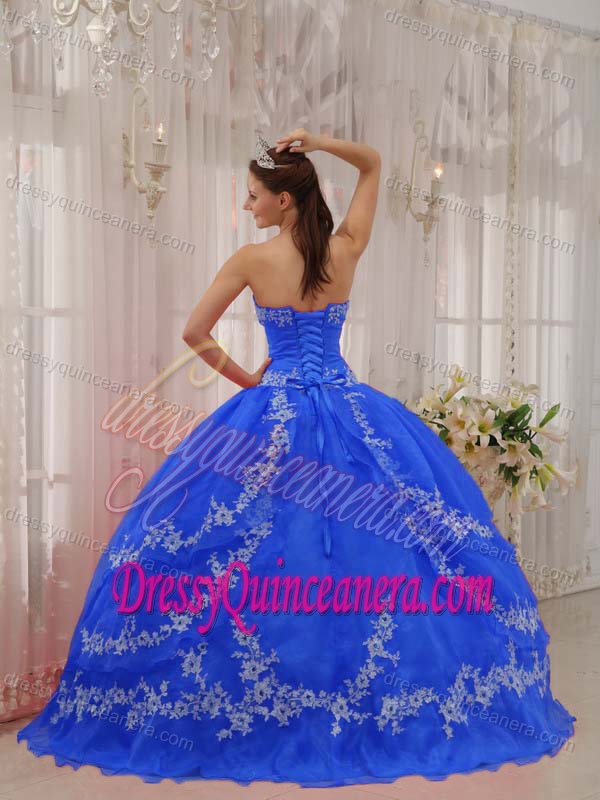 Heart Shaped Neckline New Sweet Sixteen Dresses in Blue with White Embroidery