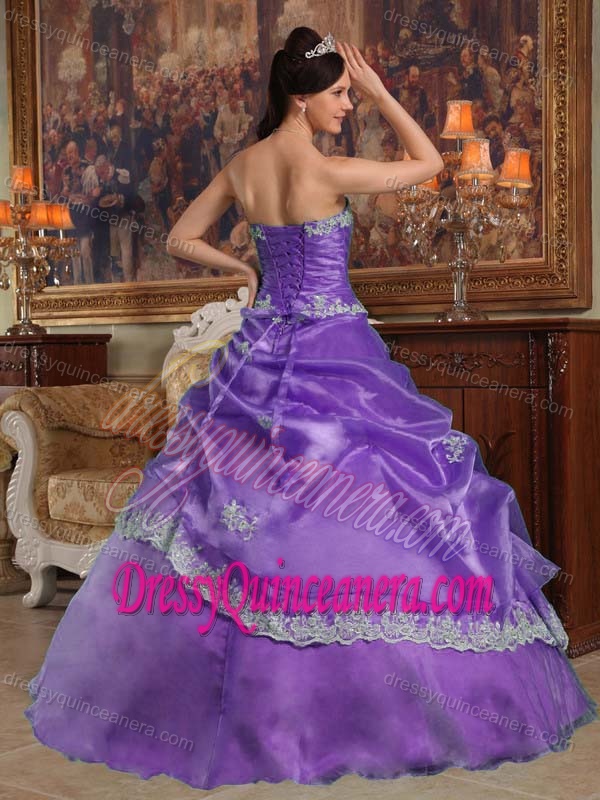 Low Price Sweetheart Organza Sweet 15 Dresses with Appliques