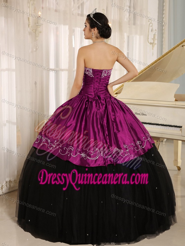 Discount Embroidery Quinceanera Gown Dresses in Black and Fuchsia