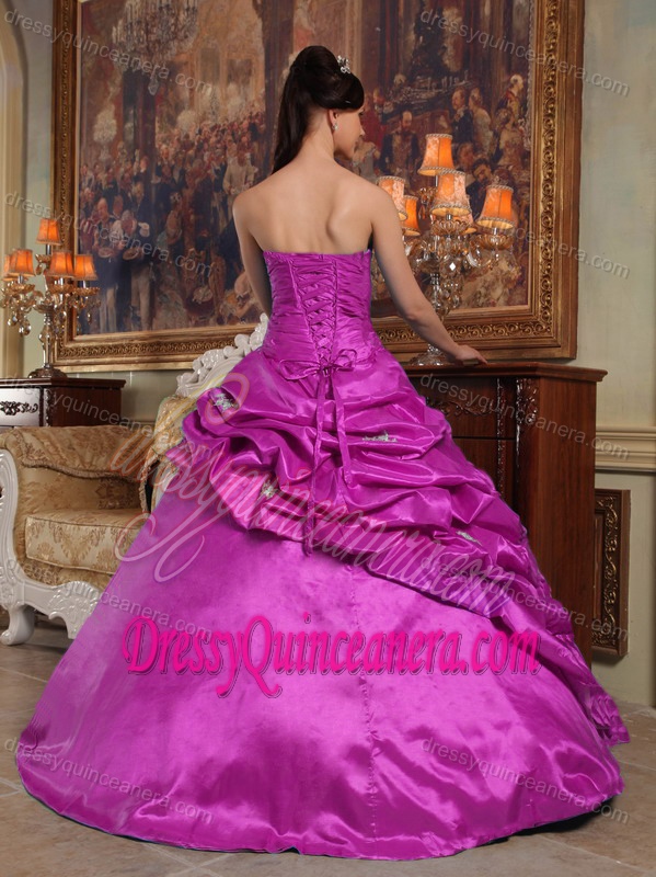 Sweetheart Beaded Taffeta Quinceanera Dresses with Pick-ups on Promotion