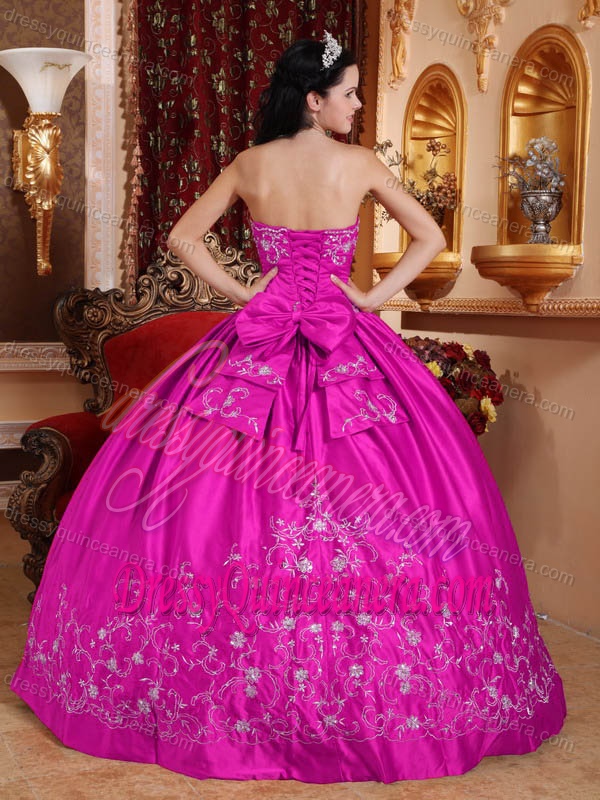Attractive Strapless Taffeta Quinceanera Dresses with Embroidery for Cheap