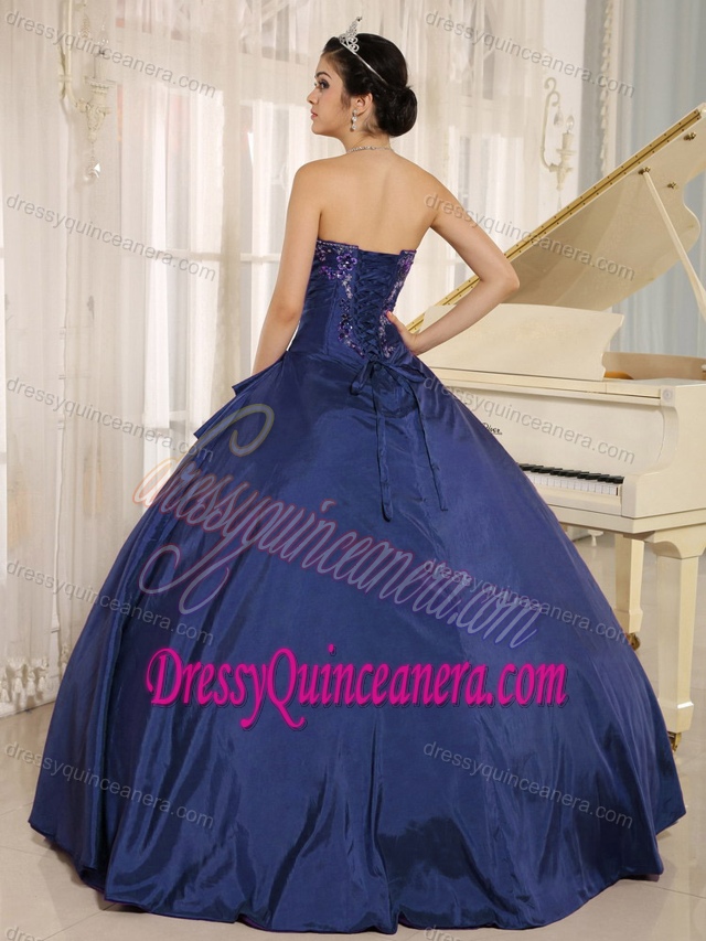 Embroidery Decorated Sweetheart Quinceanera Dresses on Wholesale Price