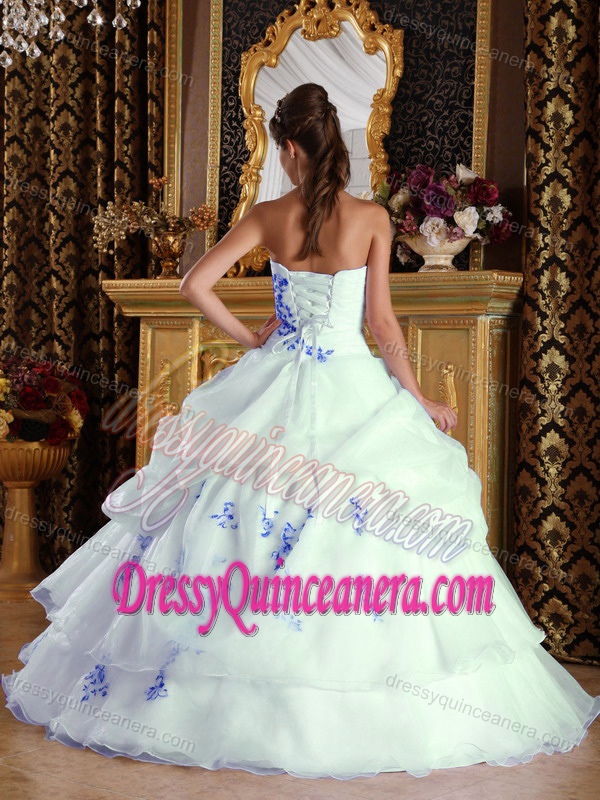Pretty White A-line Strapless Sweet 15 Dresses with Appliques in Organza
