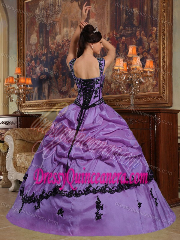 Fashionable Purple Taffeta Long Dresses for Quinceanera with Appliques