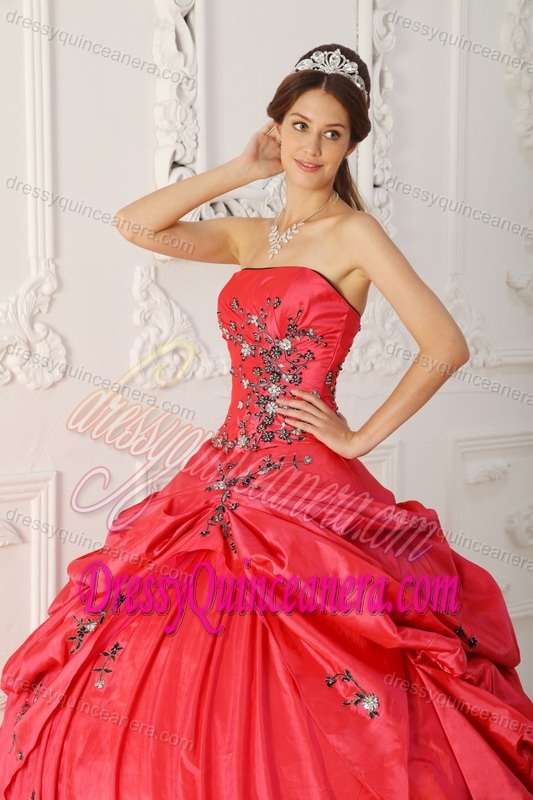 Ball Gown Strapless Red 2013 Quinceaneras Dress with Pick-ups and Embroidery