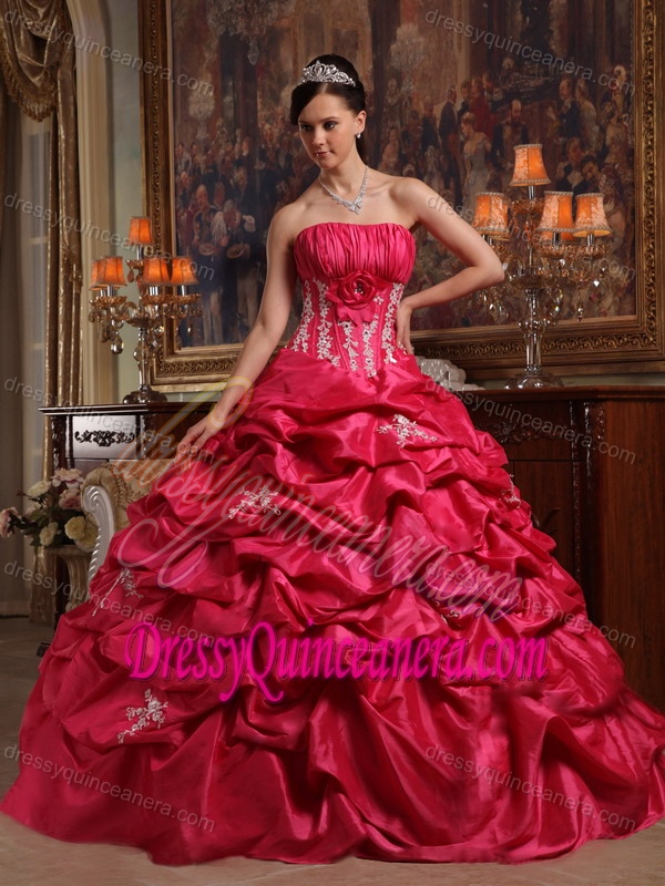 Ruched and Appliqued Red Sweet Sixteen Dresses in Taffeta with Pick-ups 2013