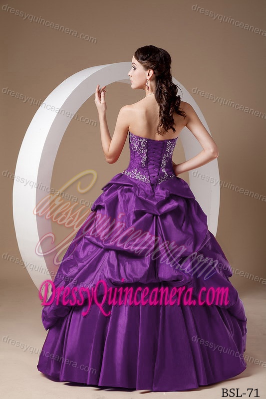 Sweetheart Appliqued Purple Floor-length Taffeta Quinceanera Dress with Pick-ups