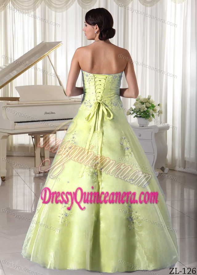 Light Yellow Sweetheart Princess Floor-length Organza Sweet 16 Dress with Beading