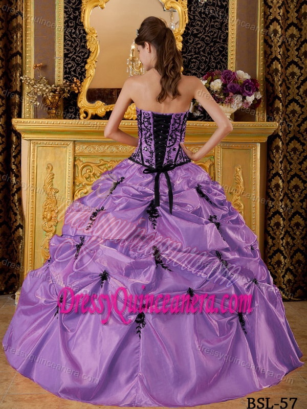 New Strapless Lavender Taffeta Quinceanera Gown Dress with Pick-ups and Appliques