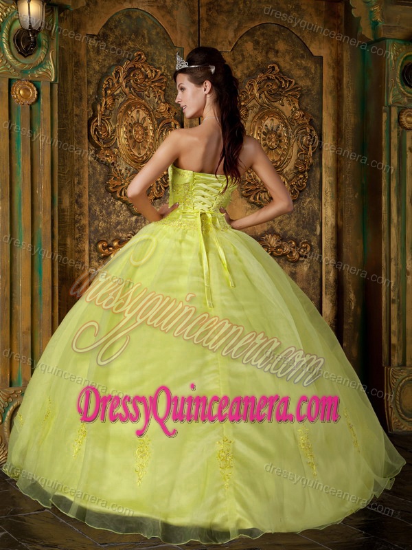 Cheap Bright Yellow Strapless Organza Quinceanera Dress with Appliques in Fashion