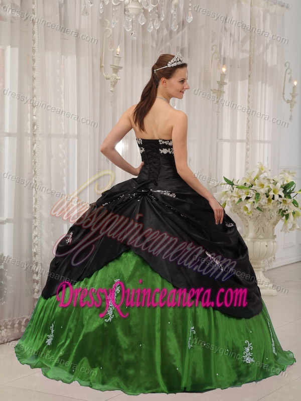 Popular Slot Neckline Black and Green Drapped Quinceanera Dress with Appliques