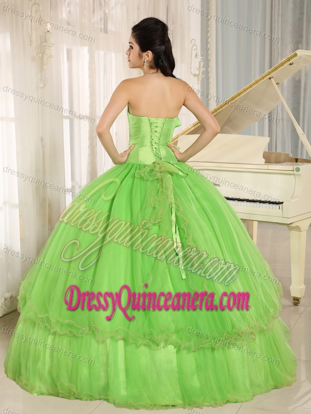 Romantic Beaded Spring Green Quinceanera Gown Dresses with Bowknot