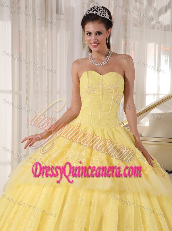 Yellow Boning Details Sweetheart Appliques Organza Quinceanera Dresses