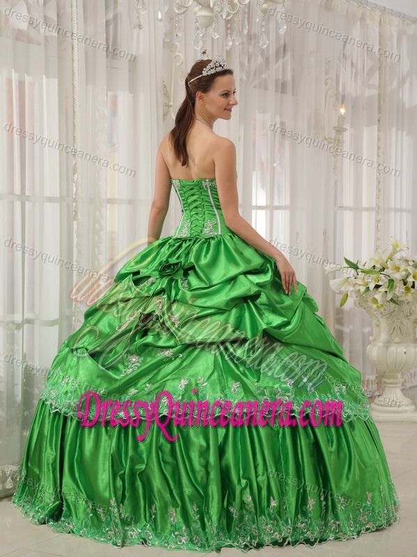 Spring Green Beading and Applique Quinceanera Dress with Boning Details