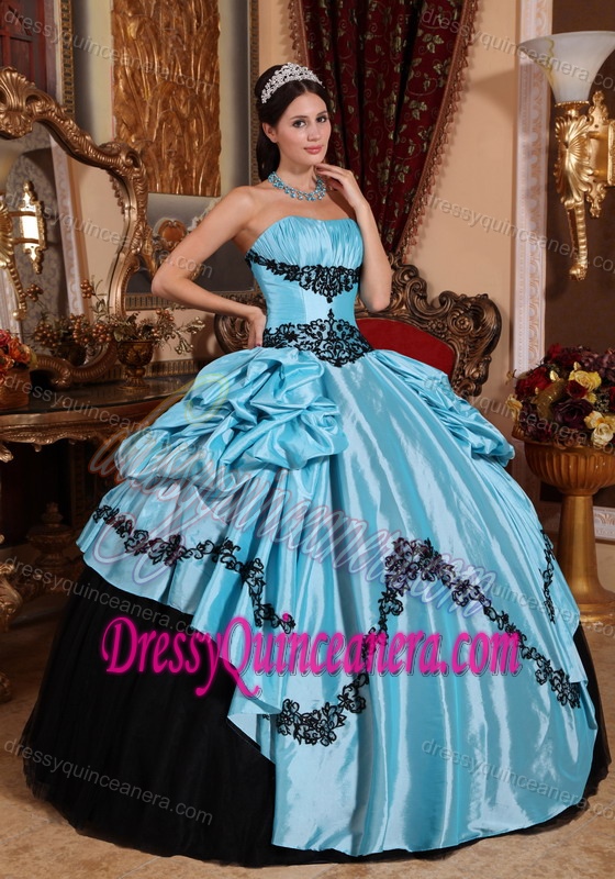 Strapless Taffeta Appliques 2015 Quinceanera Dress in Baby Blue and Black
