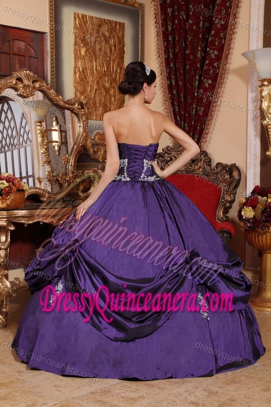 White Appliques for Eggplant Purple Sweetheart Quinceanera Gown Dresses