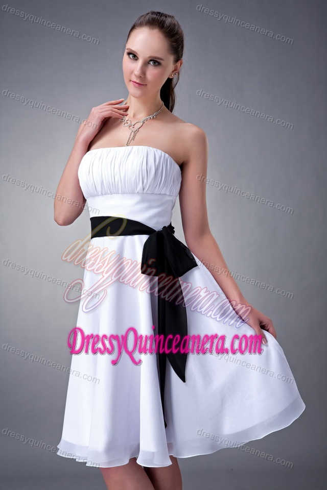 White Princess Chiffon Charming Dama Dresses for Quinceanera with Sash