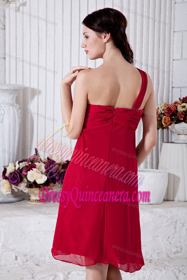 Wine Red One Shoulder Chiffon Charming Dresses for Dama with Ruches