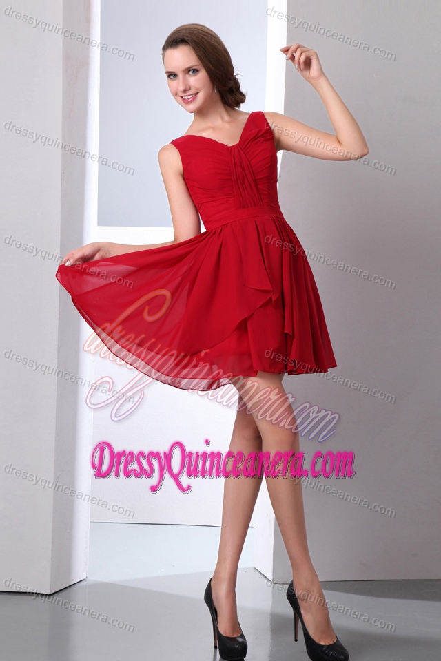 Romantic V-neck Chiffon Short Ruched Quince Dama Dress in Wine Red