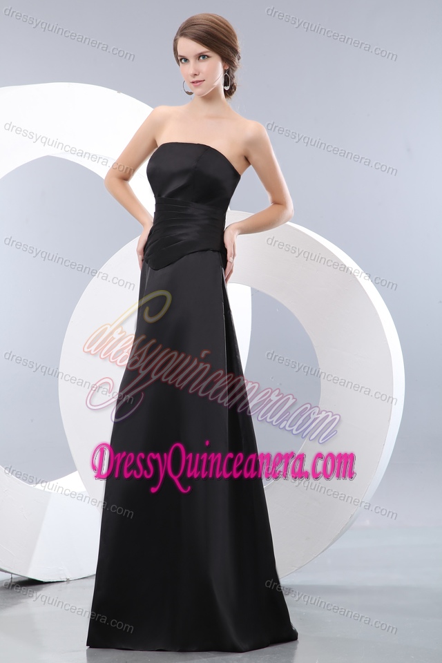 Exquisite Strapless Ruched Long Taffeta Damas Dress for Quince in Black