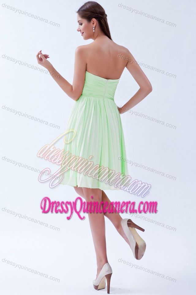 Pretty Light Green Empire Sweetheart Knee-length Chiffon Dama Dresses for Quinceanera
