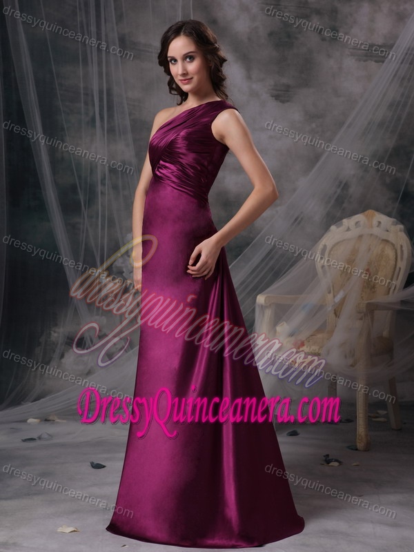 Elegant Purple One Shoulder Quinceanera Dama Dresses with Ruching for Cheap