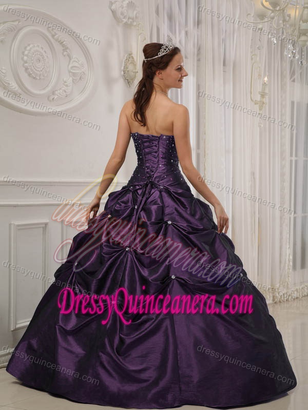 2013 Elegant Purple Ball Gown Taffeta and Satin Beaded Quinceanera Gown