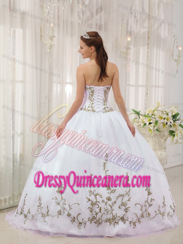 White and Green Sweetheart Ball Gown Organza Embroidery Sweet 16 Dresses