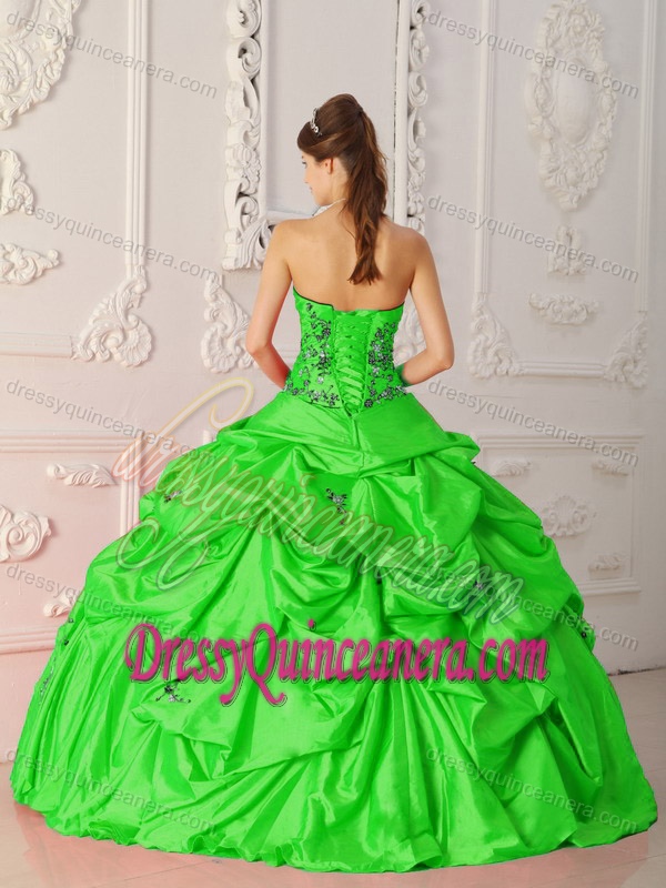 Smart Strapless Spring Green Taffeta Quinceanera Dress with Appliques and Pick-ups