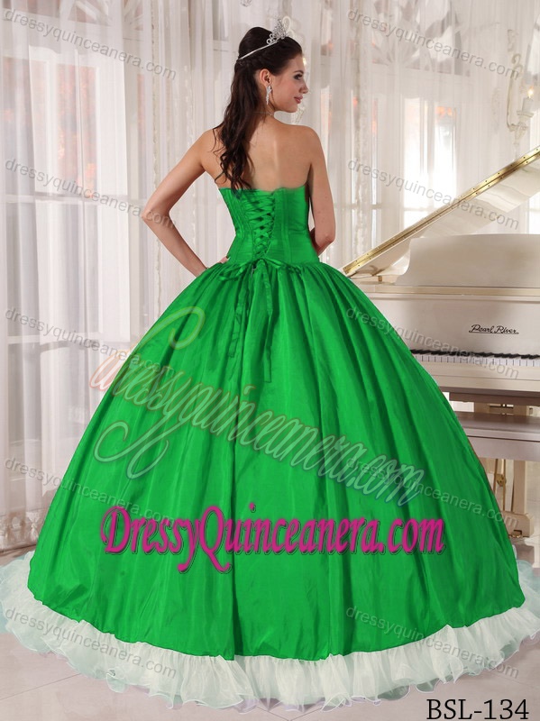 Chic Green Taffeta and White Organza Quinceanera Dress with Ruffles and Appliques