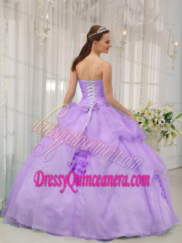 Sweetheart Floor-length Lavender Quinceaneras Dress in Organza with Appliques