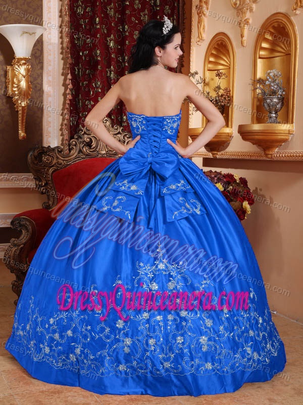 Strapless Floor-length Blue 2013 Sweet Sixteen Dresses in Taffeta with Embroidery