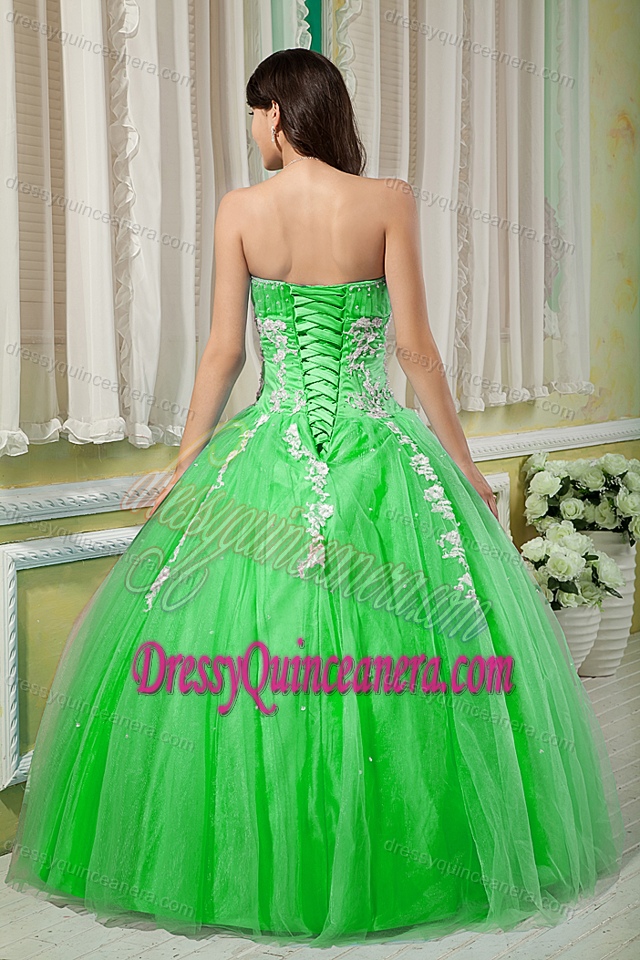 Spring Green Sweetheart Quinceanera Gowns with Appliques Made in Tulle