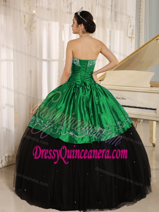 2013 Beaded and Embroidery Taffeta Quinceanera Dress in Black and Green