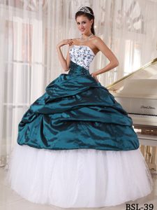 Pretty Strapless Embroidery Quinceanera Dresses in Taffeta and Tulle