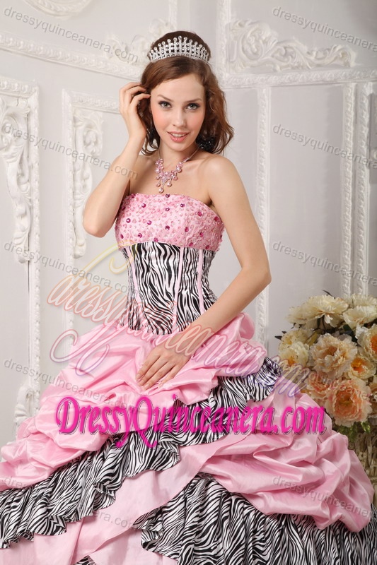 Romantic Strapless Pink Sweet 16 Dresses with Beading in Taffeta and Zara