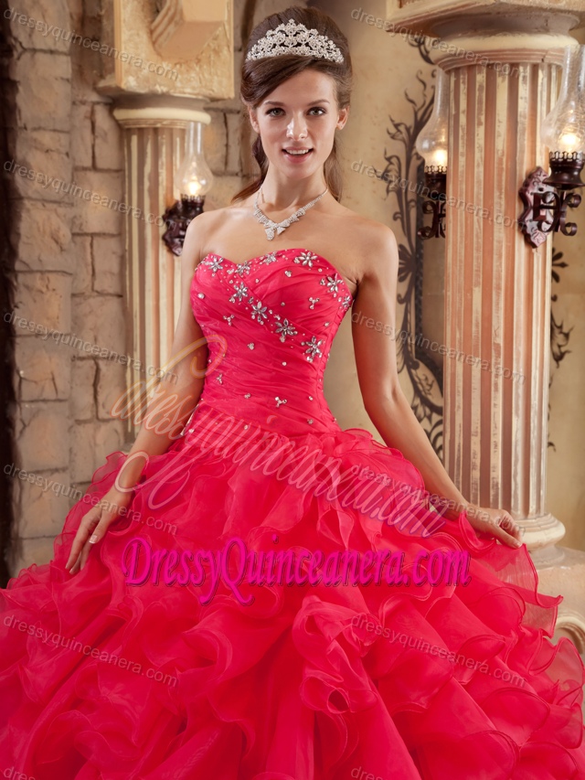 Hot Coral Red Sweetheart Organza Quince Dresses with Beading and Ruffles