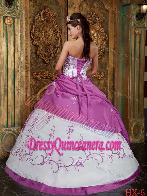 Discount Fuchsia and White Strapless Embroidery Quinces Dresses in Satin