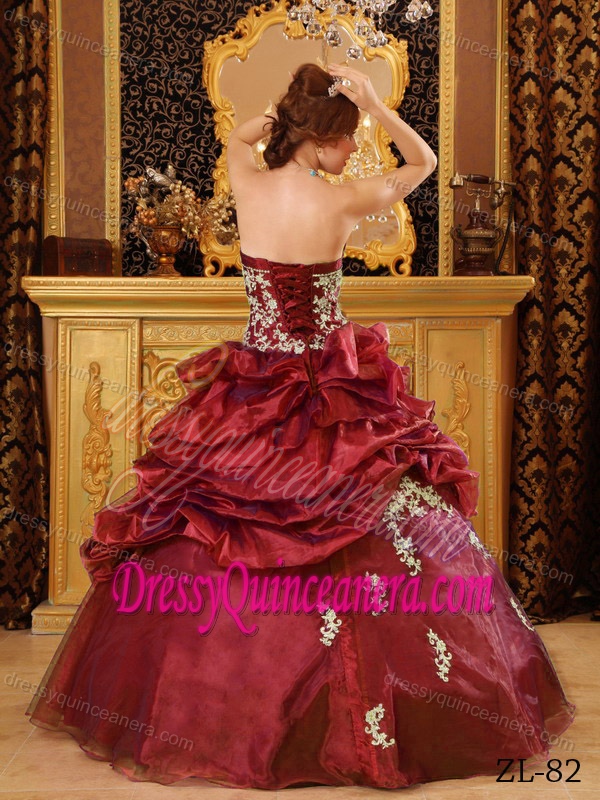 Burgundy Strapless Organza Quinceanera Gowns with Appliques and Beading